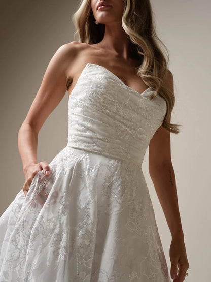Wedding Dress A-Line Strapless Sweetheart Neckline Sleeveless Bridal Gown Formal Wear Dress