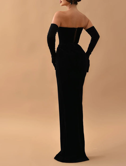 Mermaid / Trumpet Evening Gown Black Dress Dress Formal Masquerade Sweep / Brush Train Sleeveless Strapless Velvet with Slit Appliques