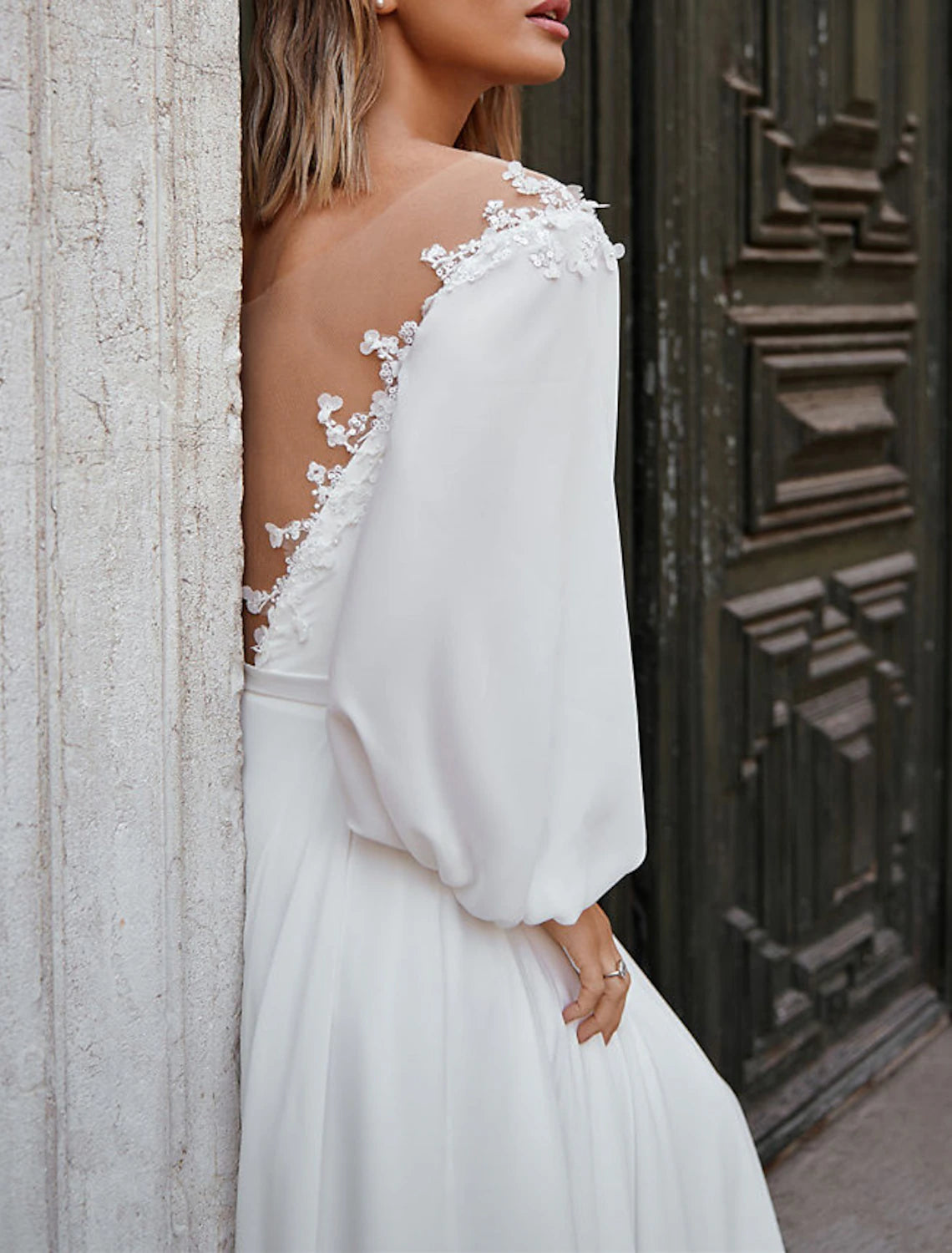 Beach Fall Wedding Dresses A-Line Off Shoulder Long Sleeve Court Train Chiffon Bridal Gowns With Appliques Solid Color