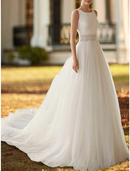 Hall Formal Wedding Dresses Sheath / Column Scoop Neck Sleeveless Court Train Lace Bridal Gowns With Pleats