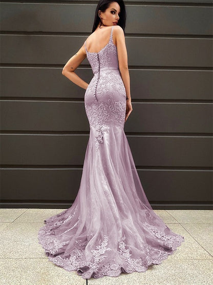 Trumpet/Mermaid Sleeveless Sweep/Brush Train Applique Tulle V-neck Dresses