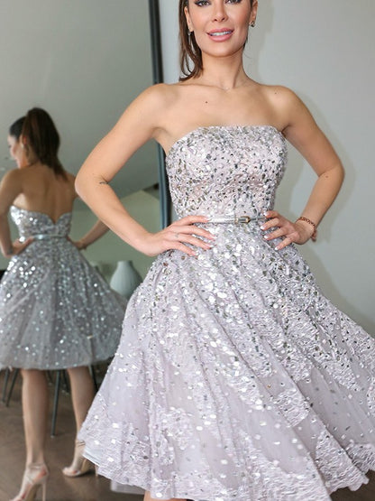 A-Line/Princess Strapless Sleeveless Sequin Knee-Length Tulle Homecoming Dresses