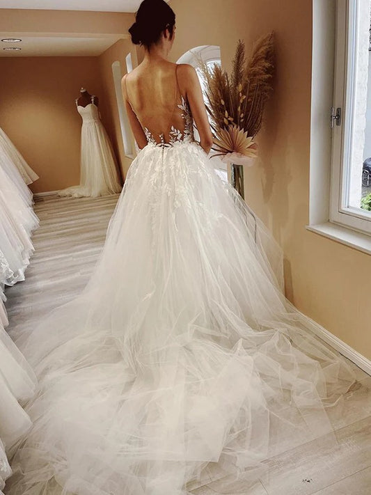 A-Line/Princess Tulle Applique Scoop Sleeveless Chapel Train Wedding Dresses