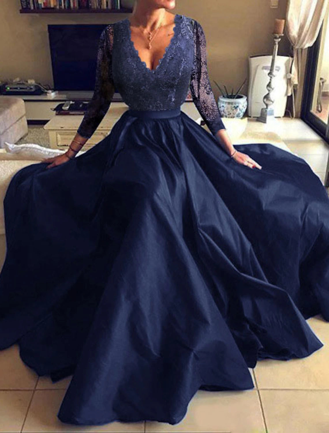 A-Line Evening Gown Floral Dress Party Wear Formal Evening Floor Length Long Sleeve V Neck Tulle with Pleats Appliques