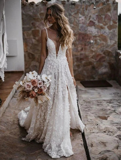 Beach Sexy Boho Wedding Dresses A-Line Sweetheart Camisole Spaghetti Strap Court Train Lace Outdoor Bridal Gowns With Appliques Split Front