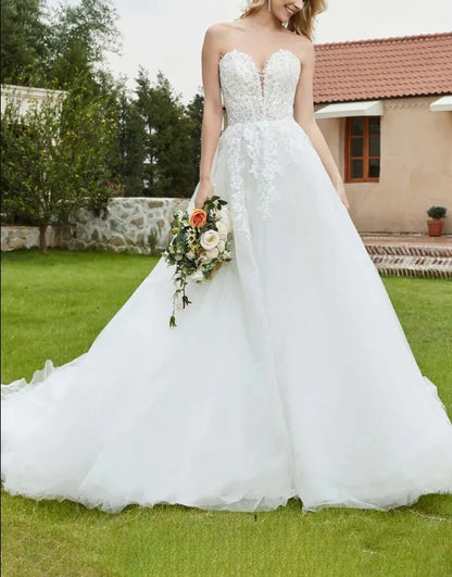 Fall November December New Pattern Wedding Dress Lace Applique Sweetheart Dress Excluding veil