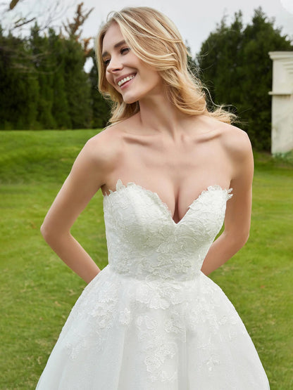 Wedding Dress Heart-shaped collar Strapless Lace Ruched Sweep Train Sweet Fantastic Dress