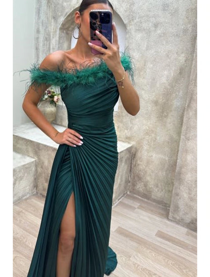 A-Line Evening Gown High Split Dress Formal Fall Sweep / Brush Train Sleeveless Off Shoulder Satin with Feather Pleats Slit