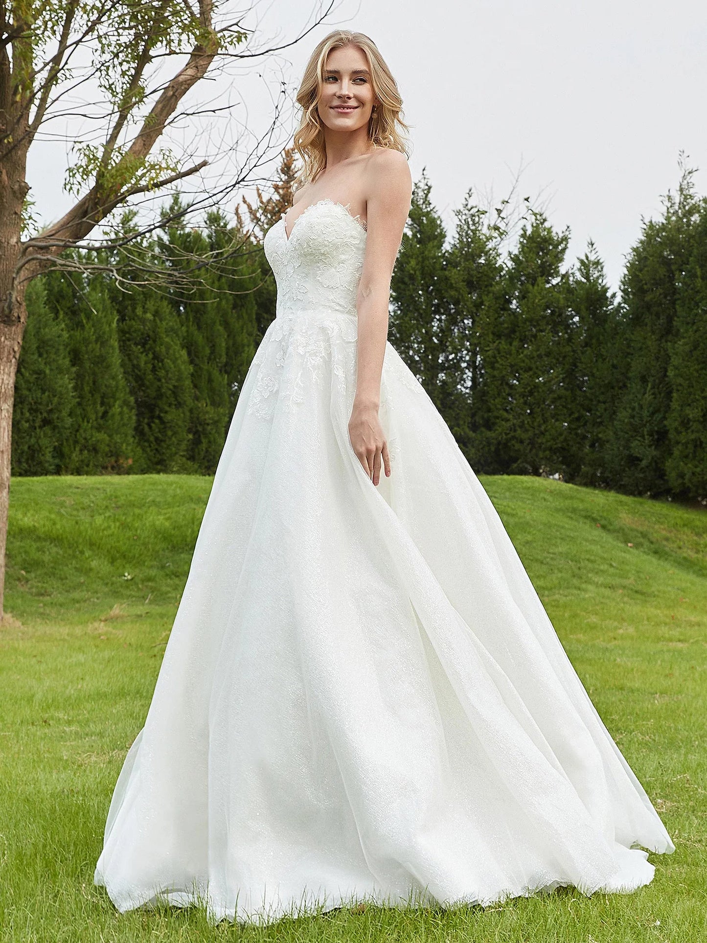 Wedding Dress Heart-shaped collar Strapless Lace Ruched Sweep Train Sweet Fantastic Dress