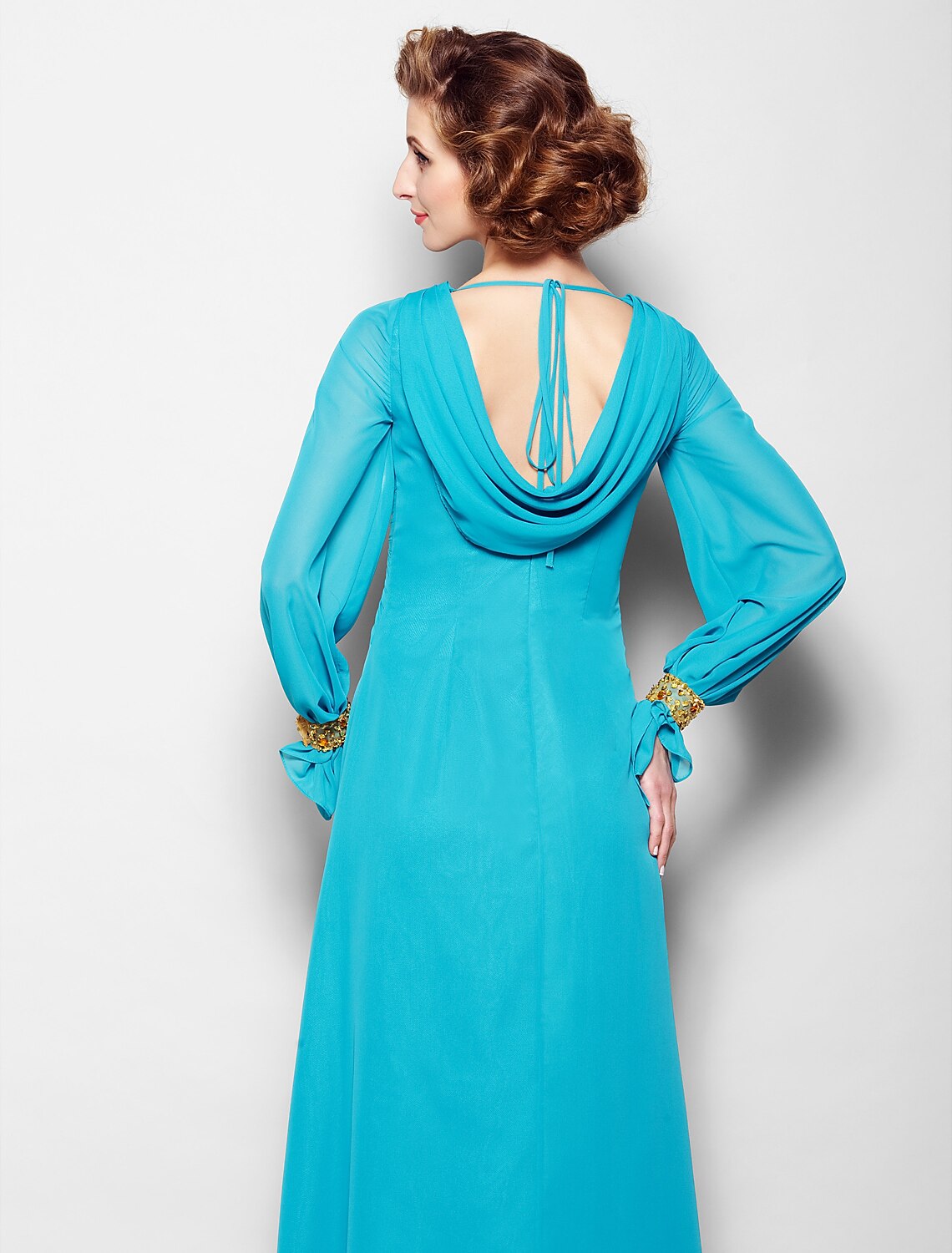 A-Line Mother of the Bride Dress Vintage Inspired Bateau Neck Floor Length Chiffon Long Sleeve No with Pleats