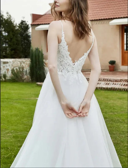 Fall November December New Pattern Wedding Dress V-Neck Spaghetti Straps Lace Applique Backless Dress