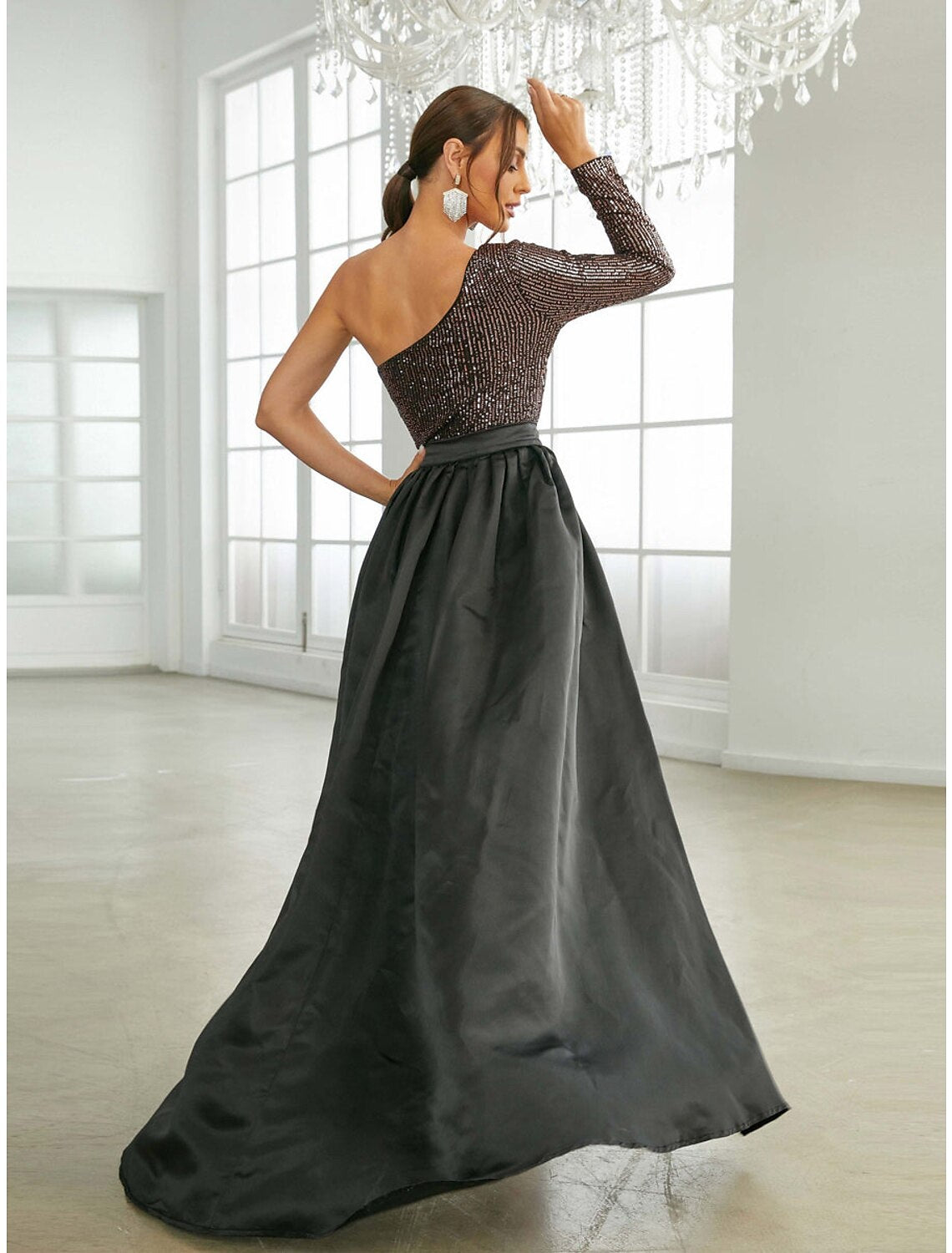 A-Line Evening Gown Elegant Dress Formal Sweep / Brush Train Long Sleeve One Shoulder Sequined with Glitter Pleats