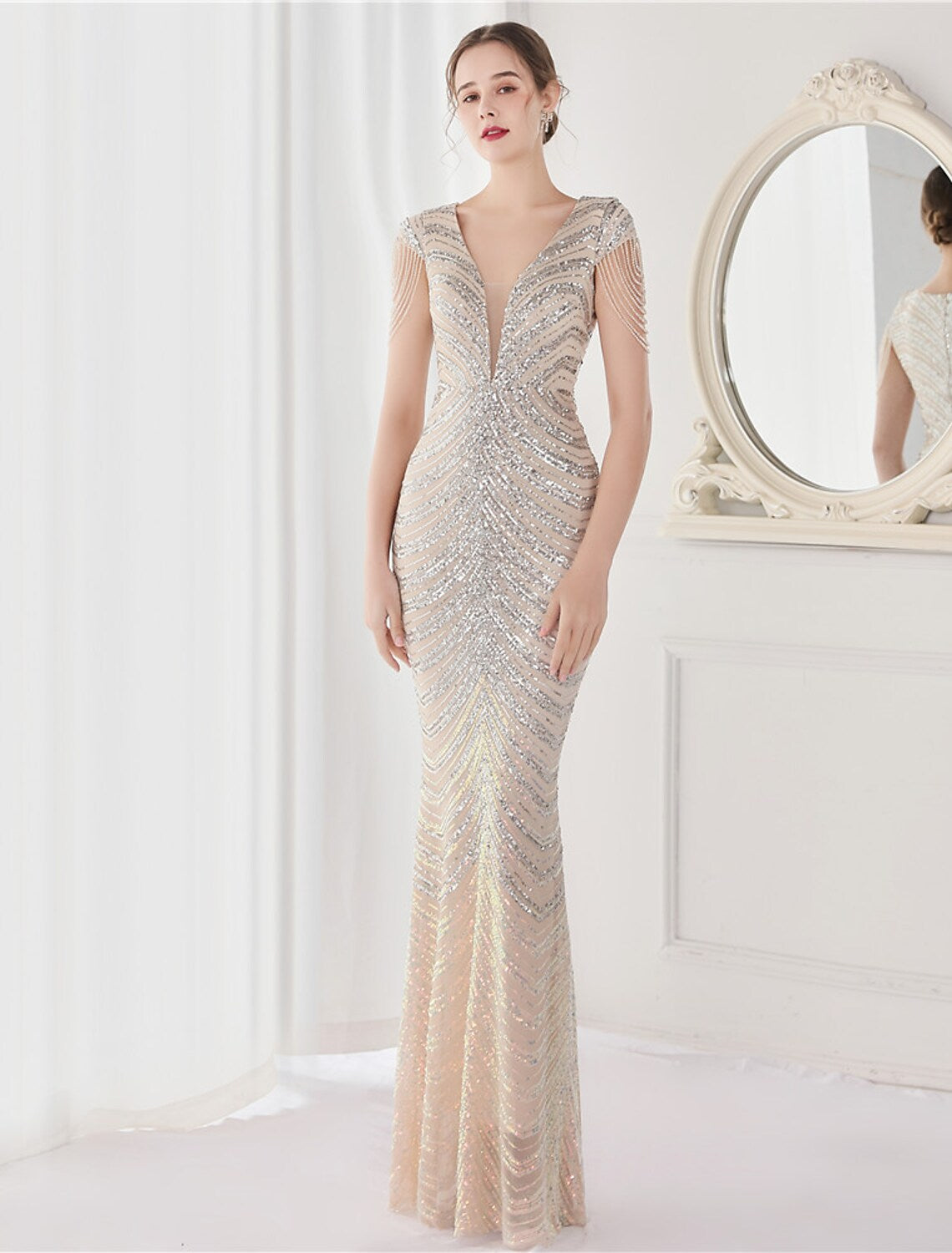 Mermaid / Trumpet Evening Gown Elegant Dress Wedding Guest Floor Length Sleeveless V Neck Sequined V Back with Sequin