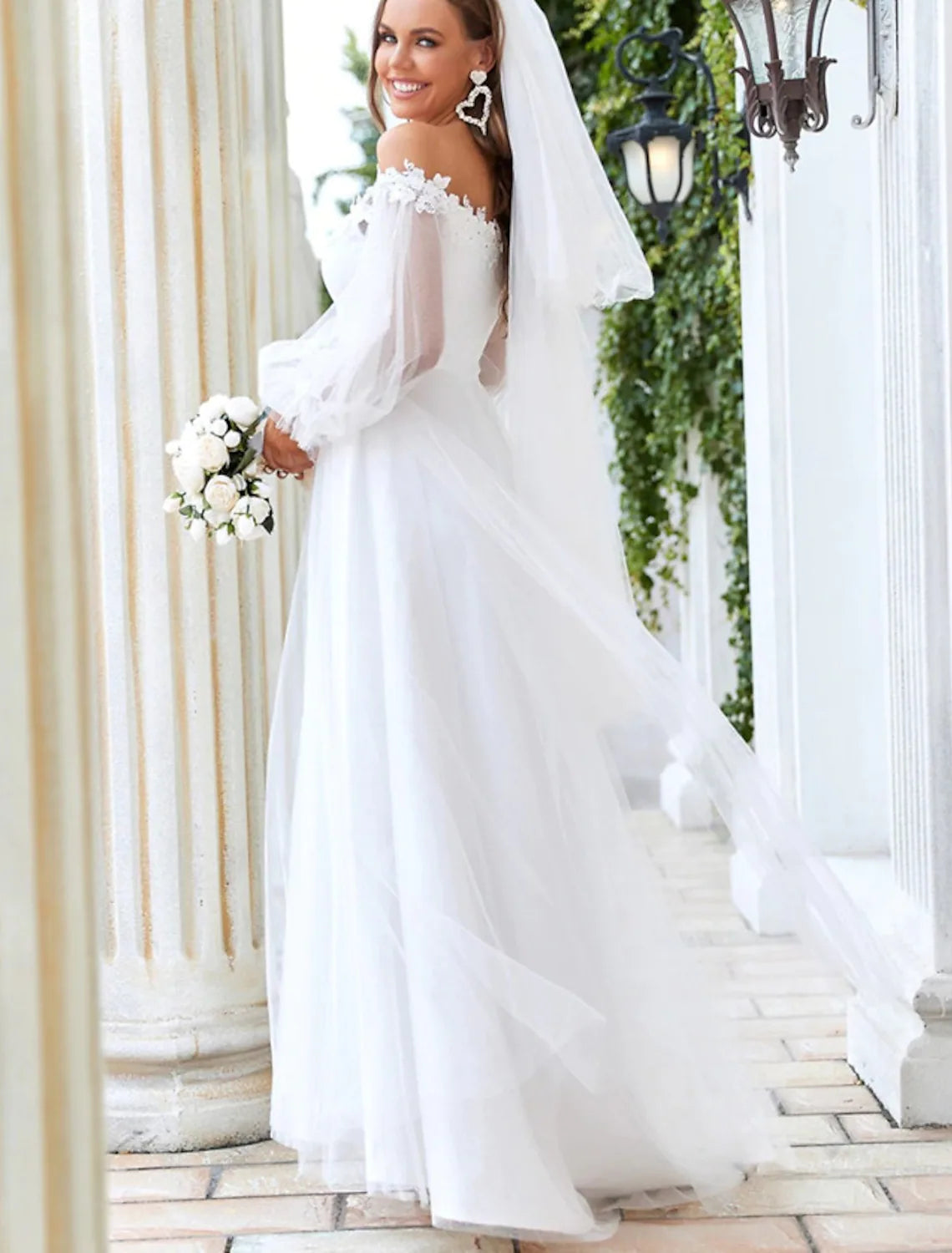 Beach Wedding Dresses Floor Length A-Line Long Sleeve Off Shoulder Tulle With Lace Insert Appliques