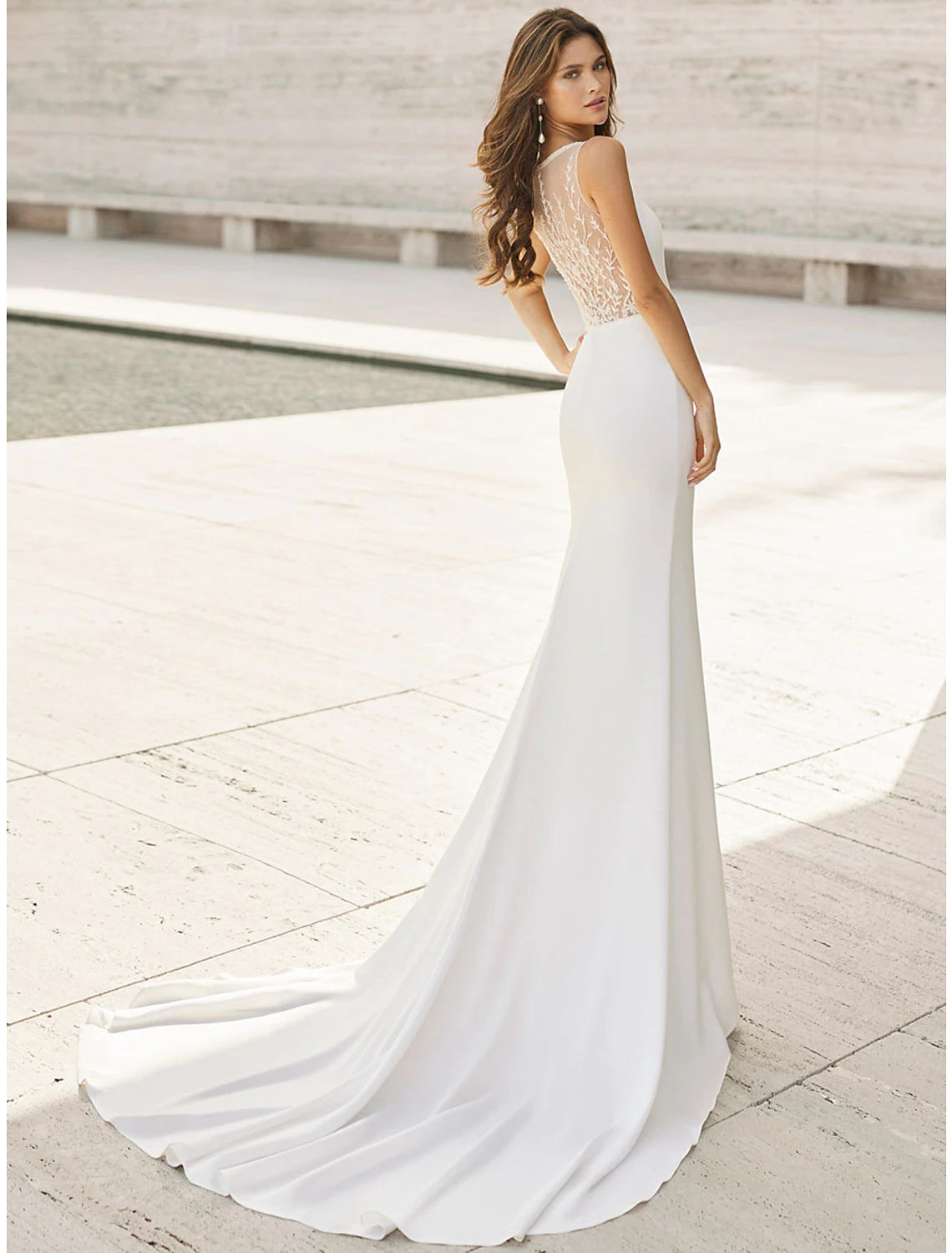 Beach Open Back Wedding Dresses Court Train Mermaid / Trumpet Sleeveless V Neck Satin Bridal Suits With Appliques