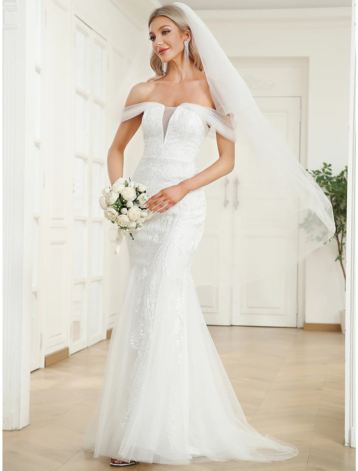 Hall Wedding Dresses Court Train Mermaid / Trumpet Sleeveless Off Shoulder Lace With Appliques